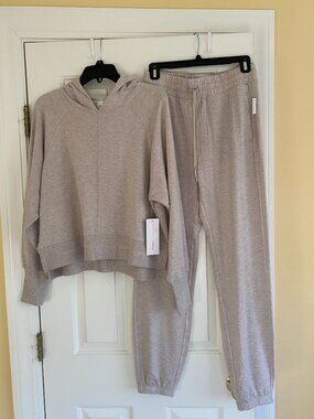YOGALICIOUS NWT 2-piece hoodie jogger set, buttery soft, heather beige, S